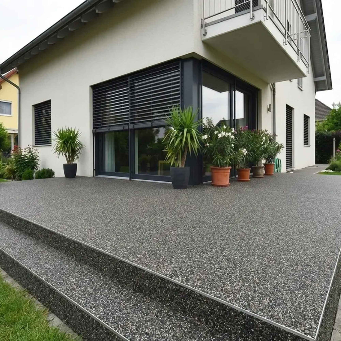 Langlebig & pflegeleicht: Darum ist ein Steinteppich außen ideal für dein Zuhause