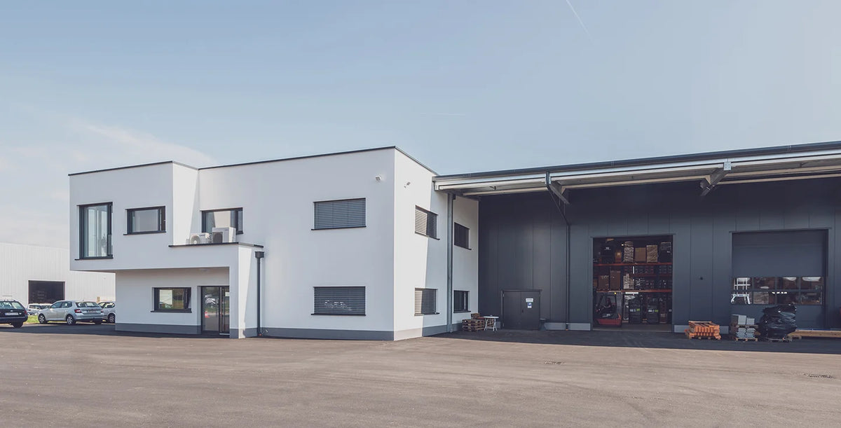 Firmengebäude von Bauchemie.at mit Büro und Lager in Wolfpassing