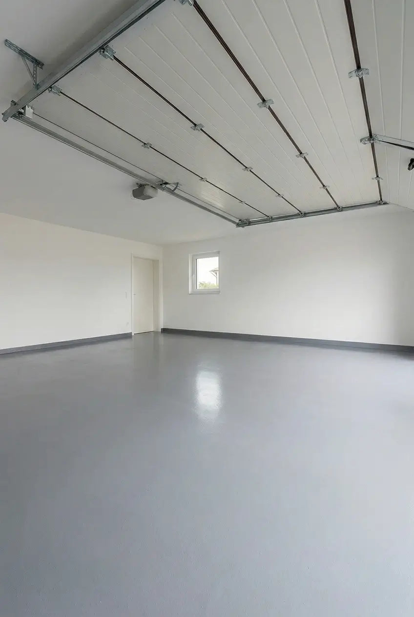 Bodenbeschichtung-Komplettset - Grundierung & Verlaufsbeschichtung verlegt in einer Garage | Bauchemie.at